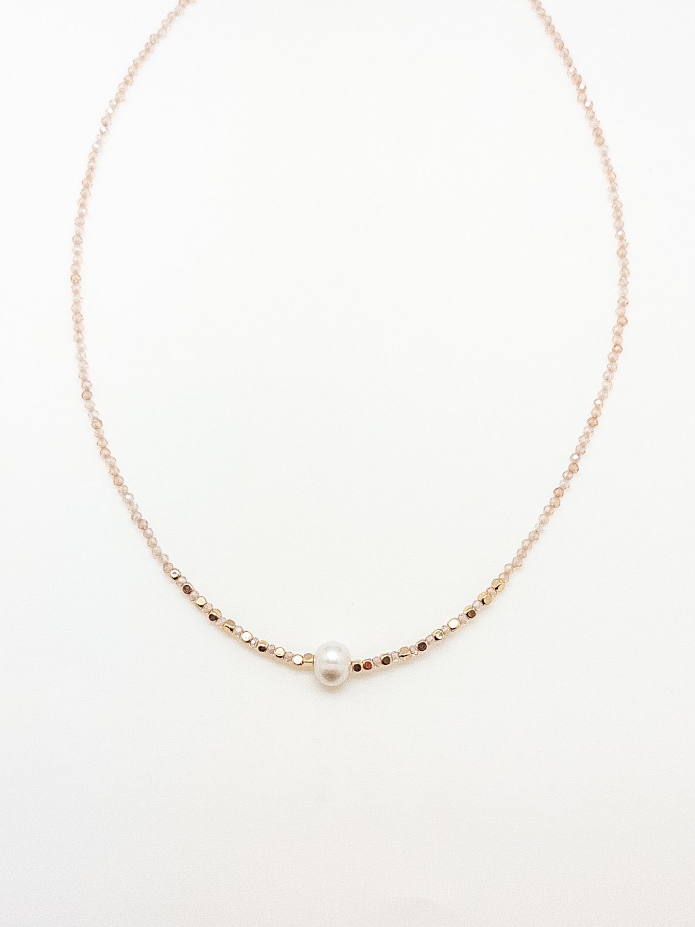 Necklace with pearl