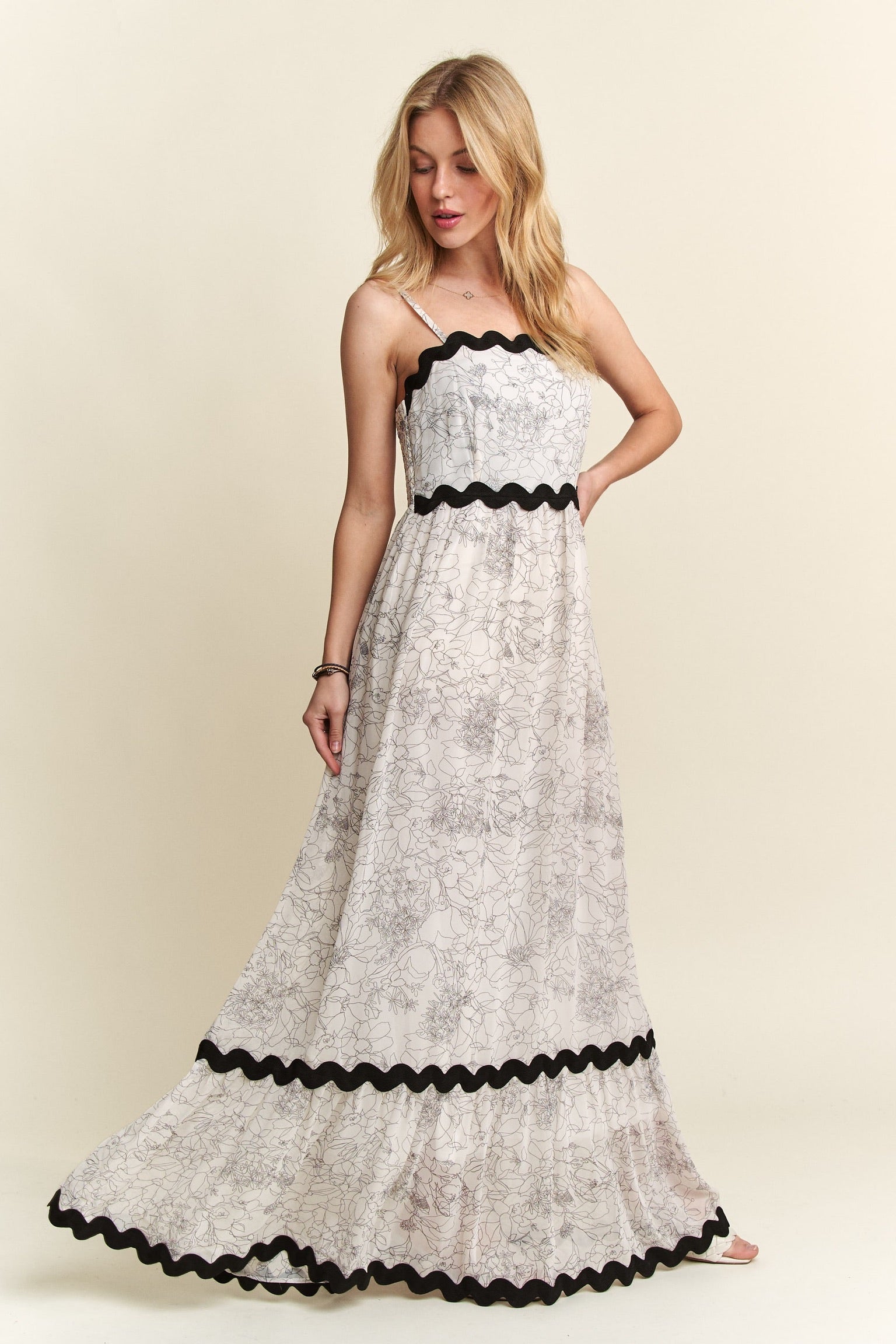 Clarissa Floral Maxi Dress Large Clarissa Floral Maxi Dress Large