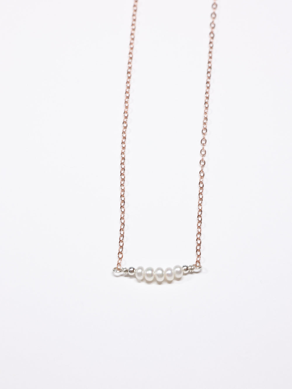 5 Tiny Pearls nh Necklace -rose gold
