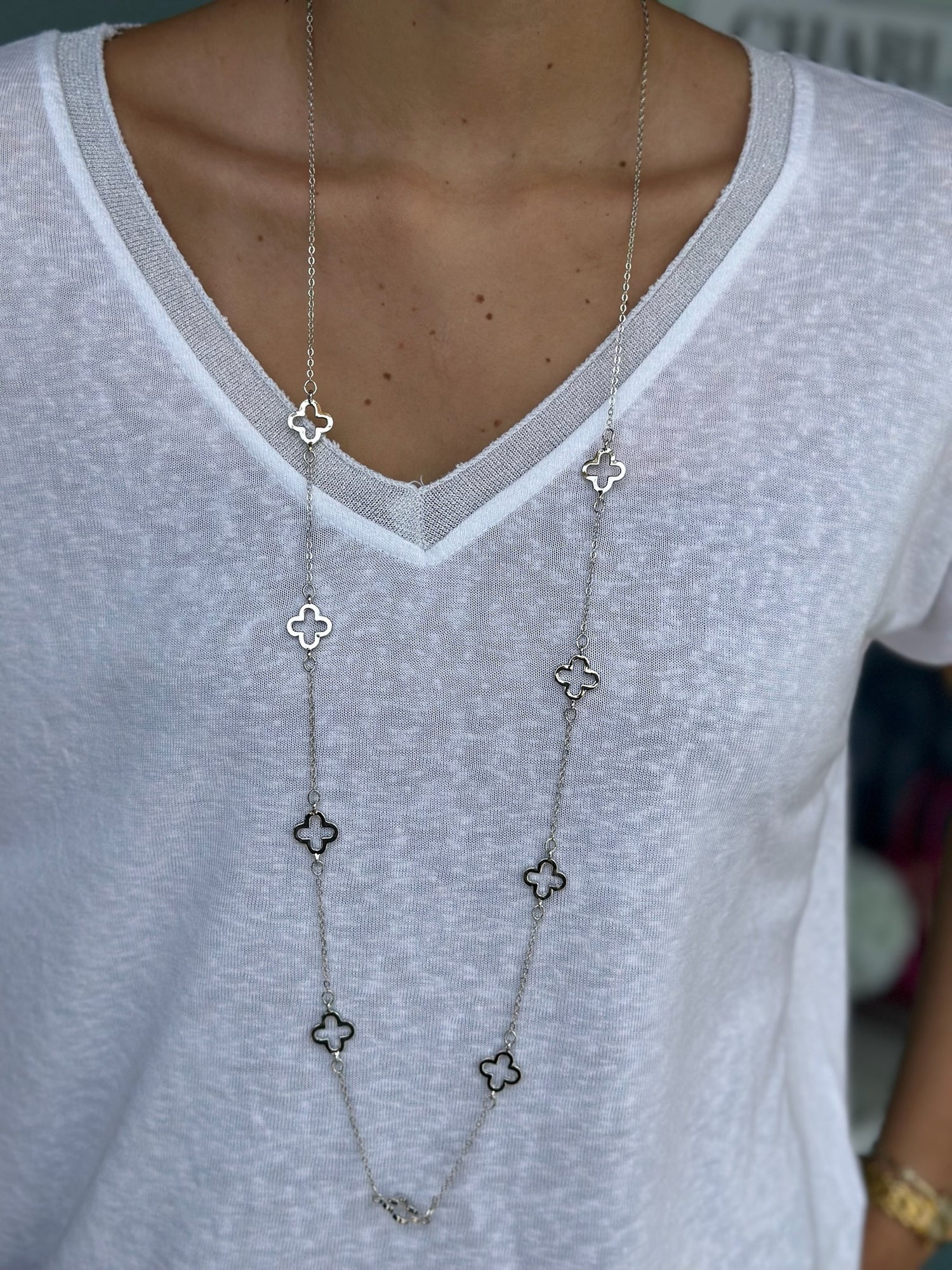 Long clover necklace in silver