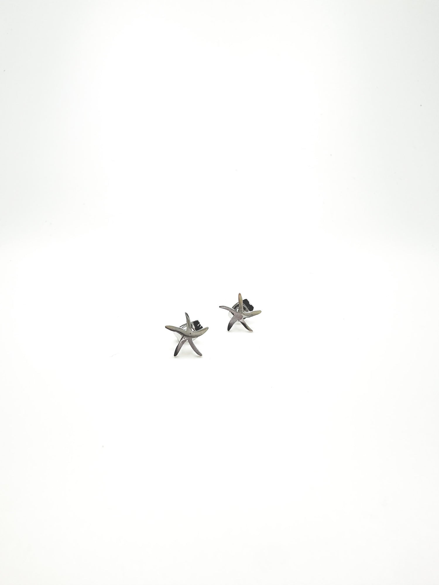 silver matte starfish stud earrings