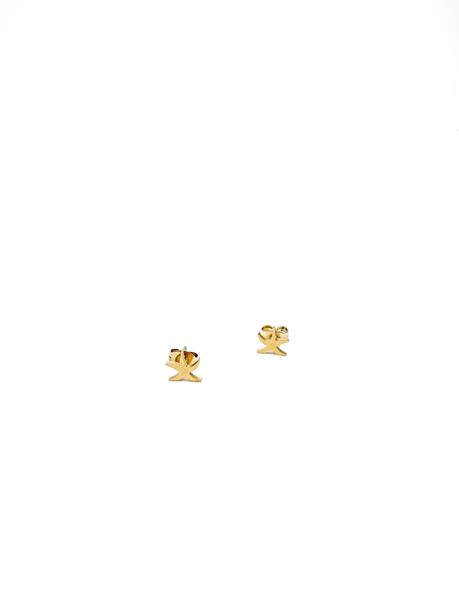 gold starfish stud earrings