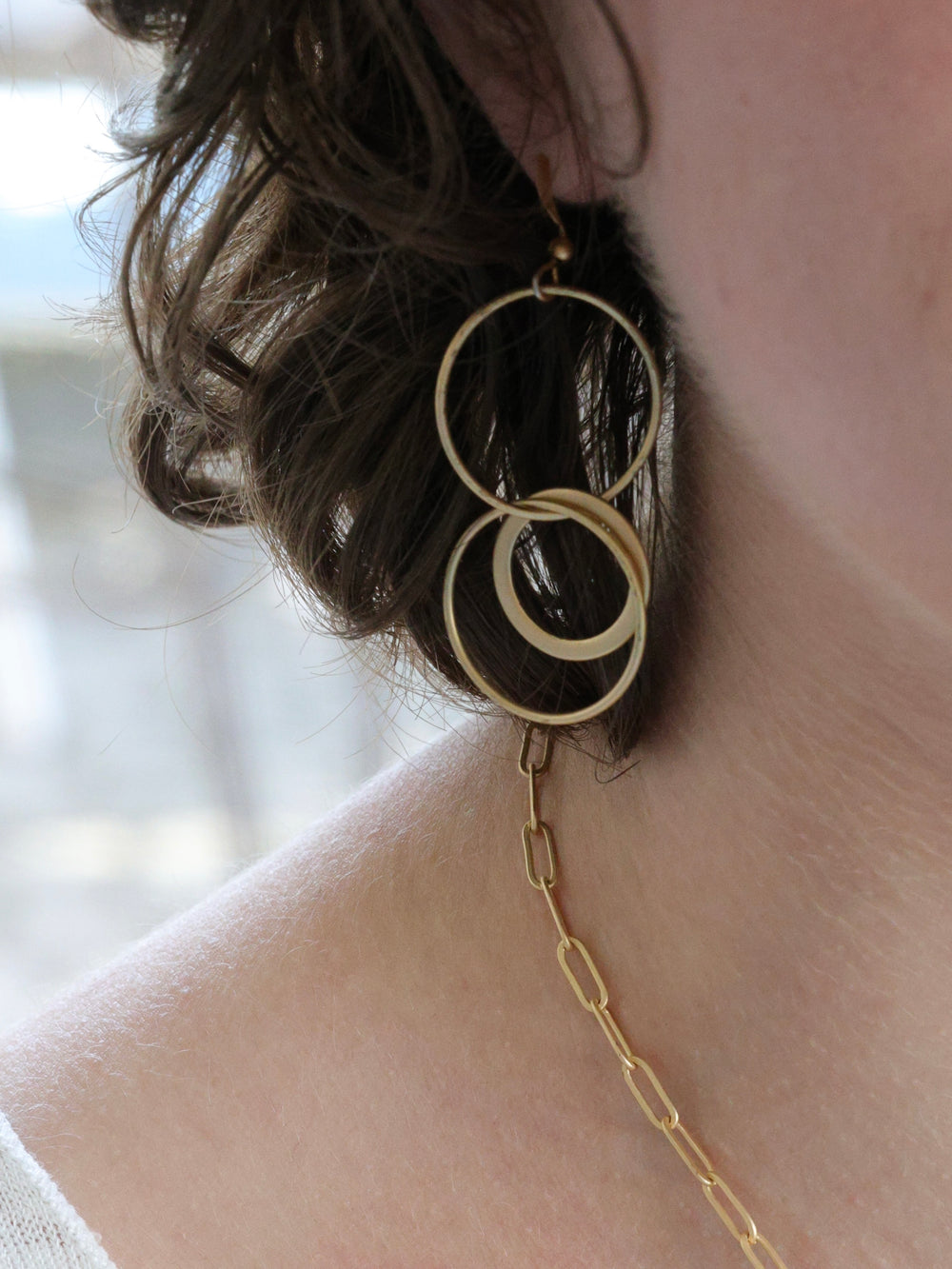 Interlock Hoop Earrings -Matte Gold