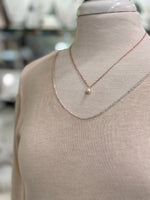 Rose gold and simple pretty pearl necklace