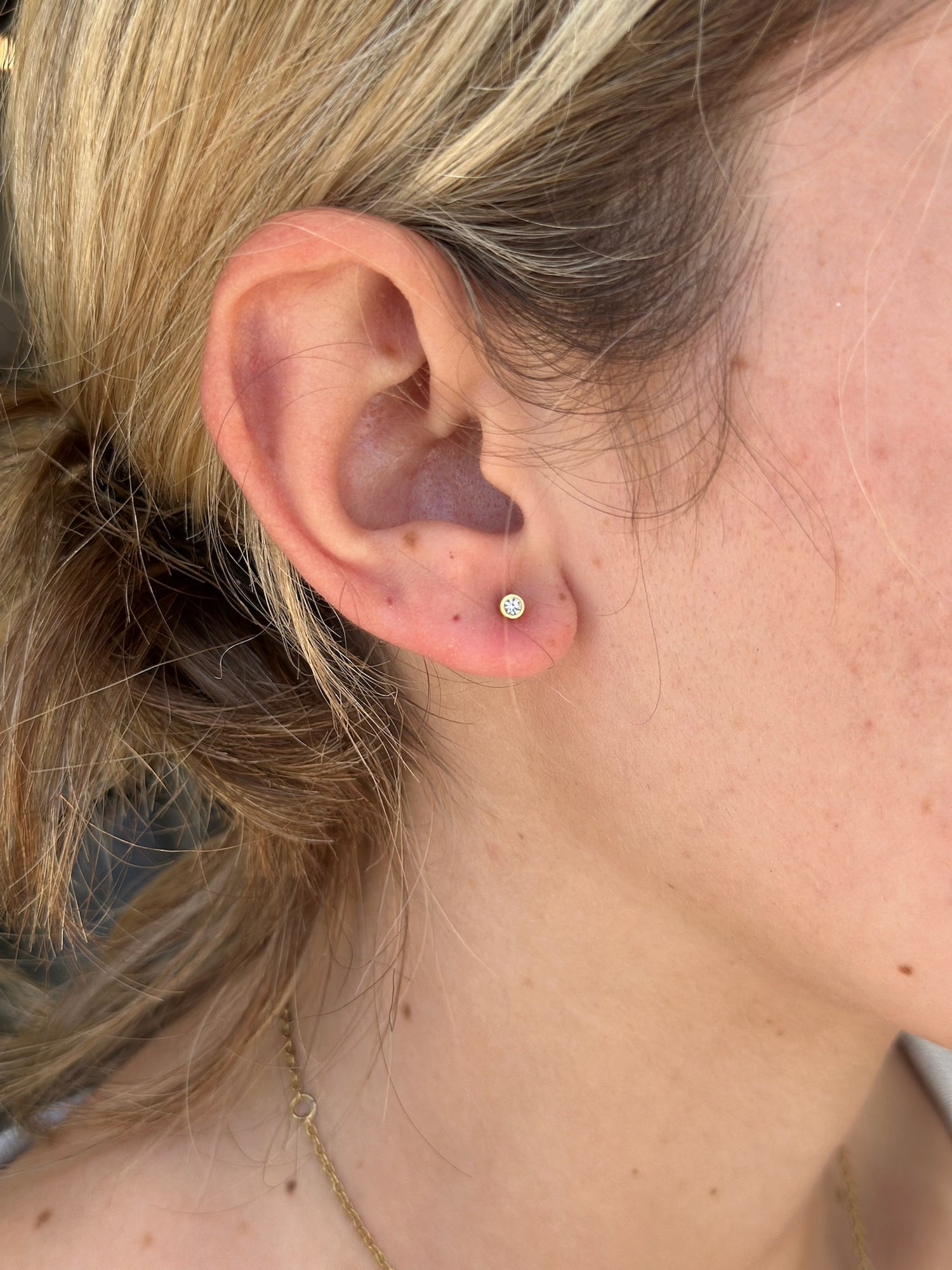 gold studs