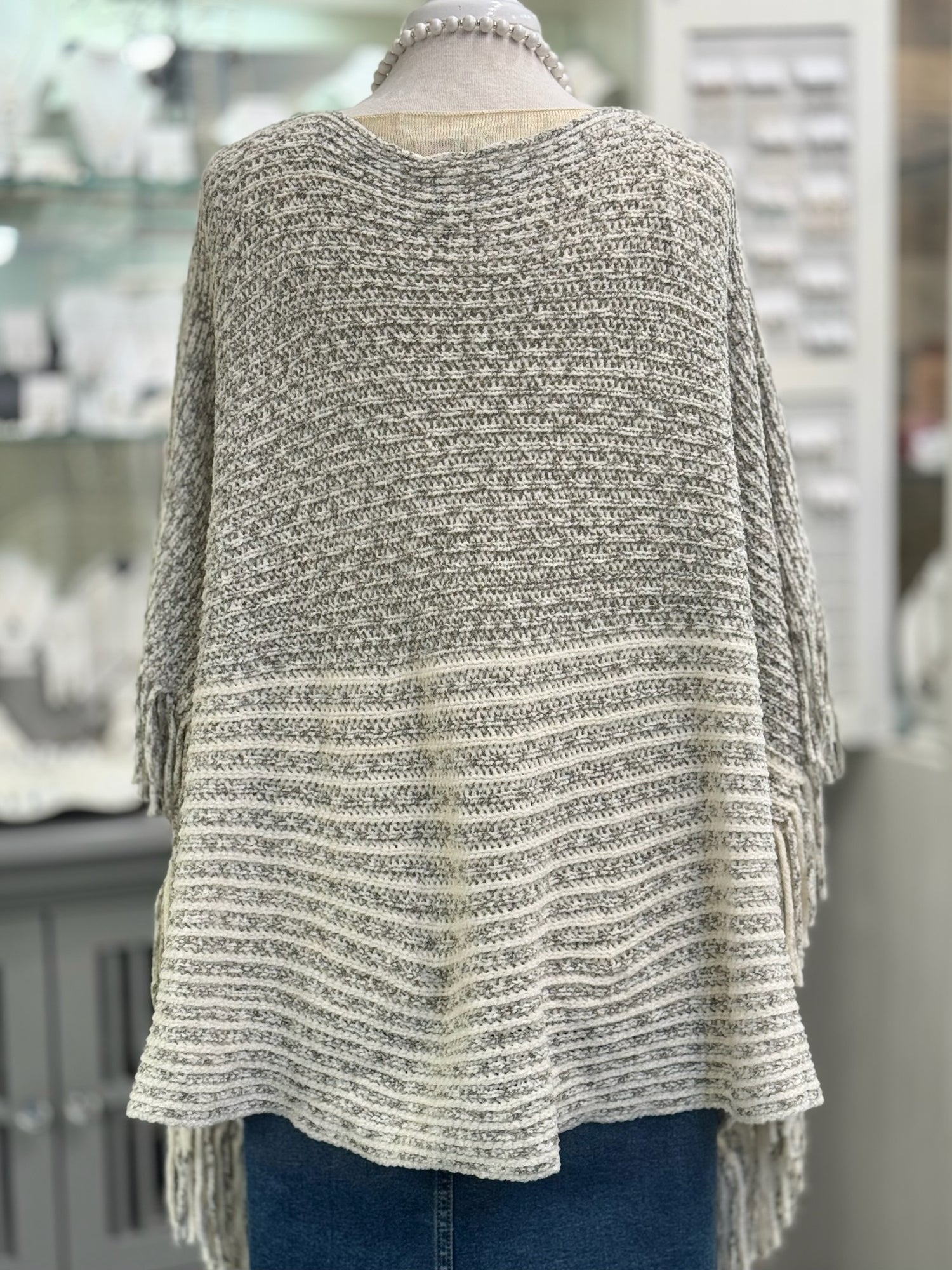 Paloma Poncho in Beige