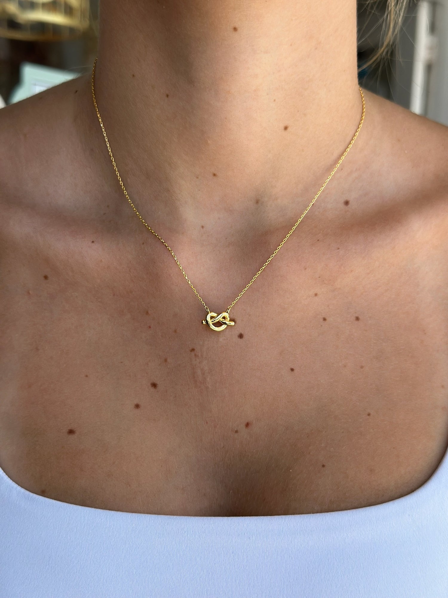 Cindy Love Knot Necklace in Gold