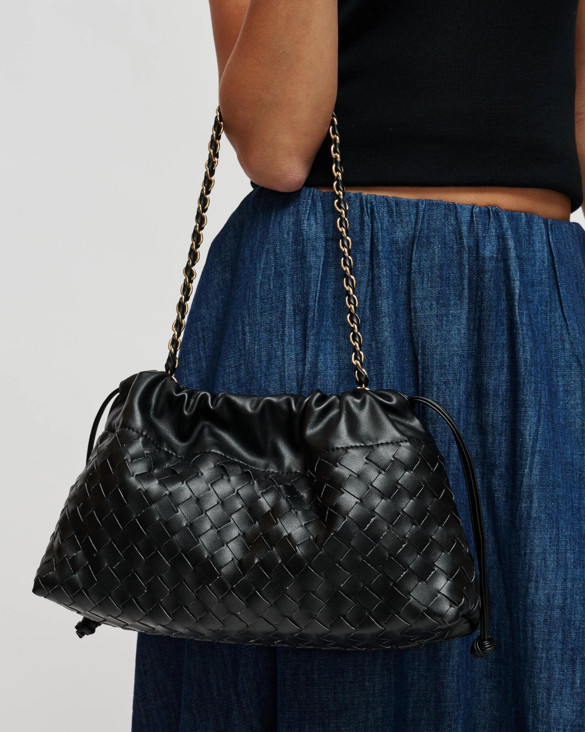 Sawyer shoulder bag in black, Ardor Boutique. 