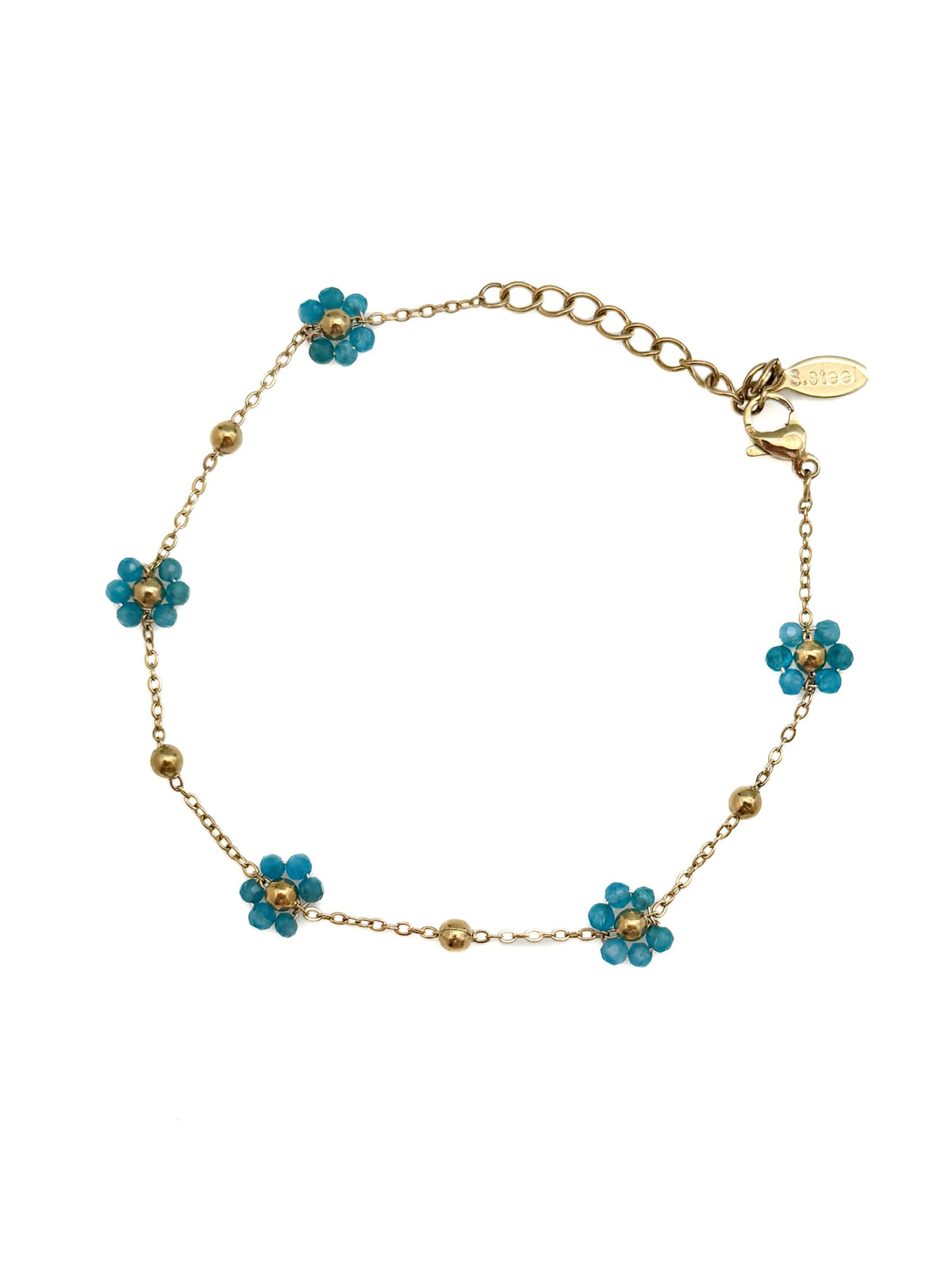 Flower apatite bracelet with blue beaded flower clusters, a gold-tone chain, clasp and extender on white.
