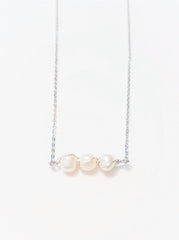 Hannah Pearl Necklace in silver